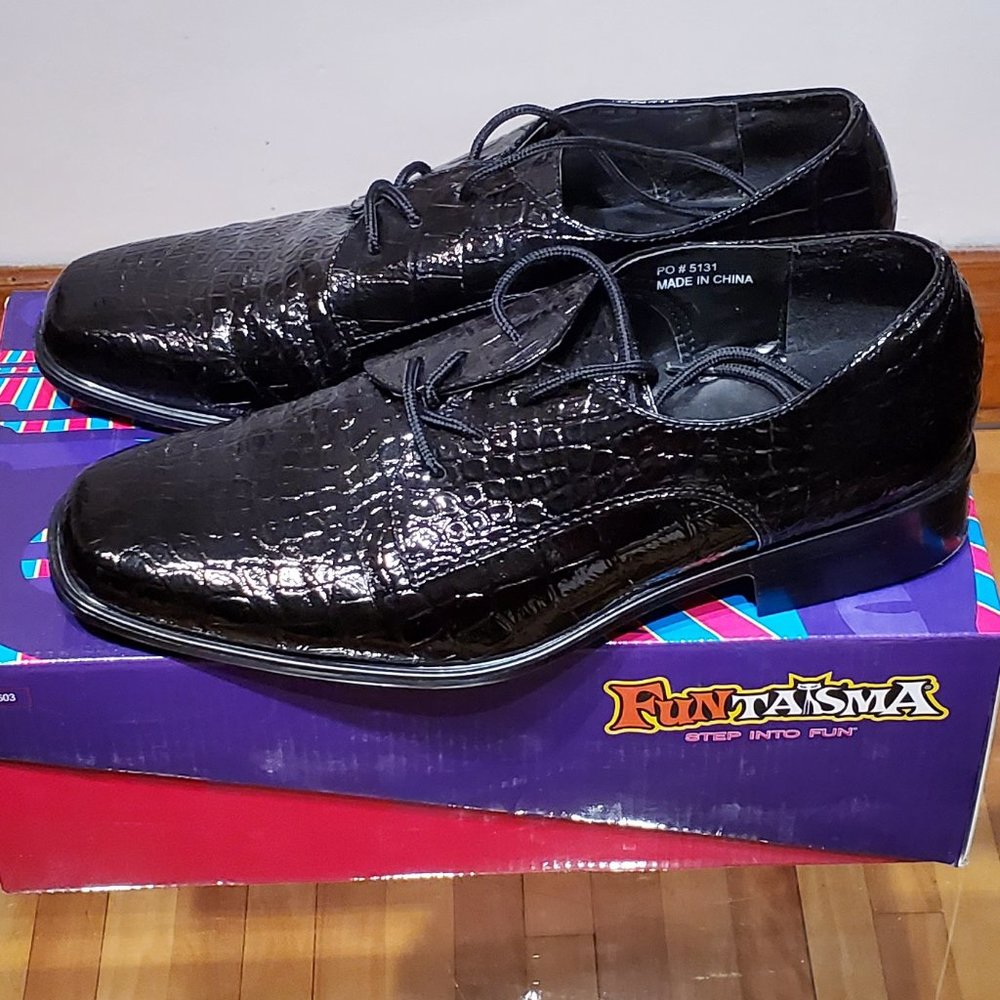 Black patent oxford crocodile imitation shoes